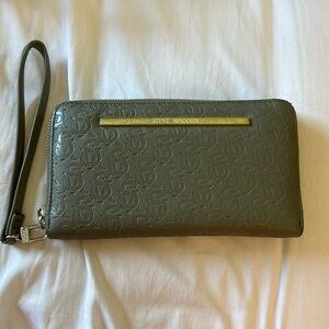 Steve Madden Wristlet